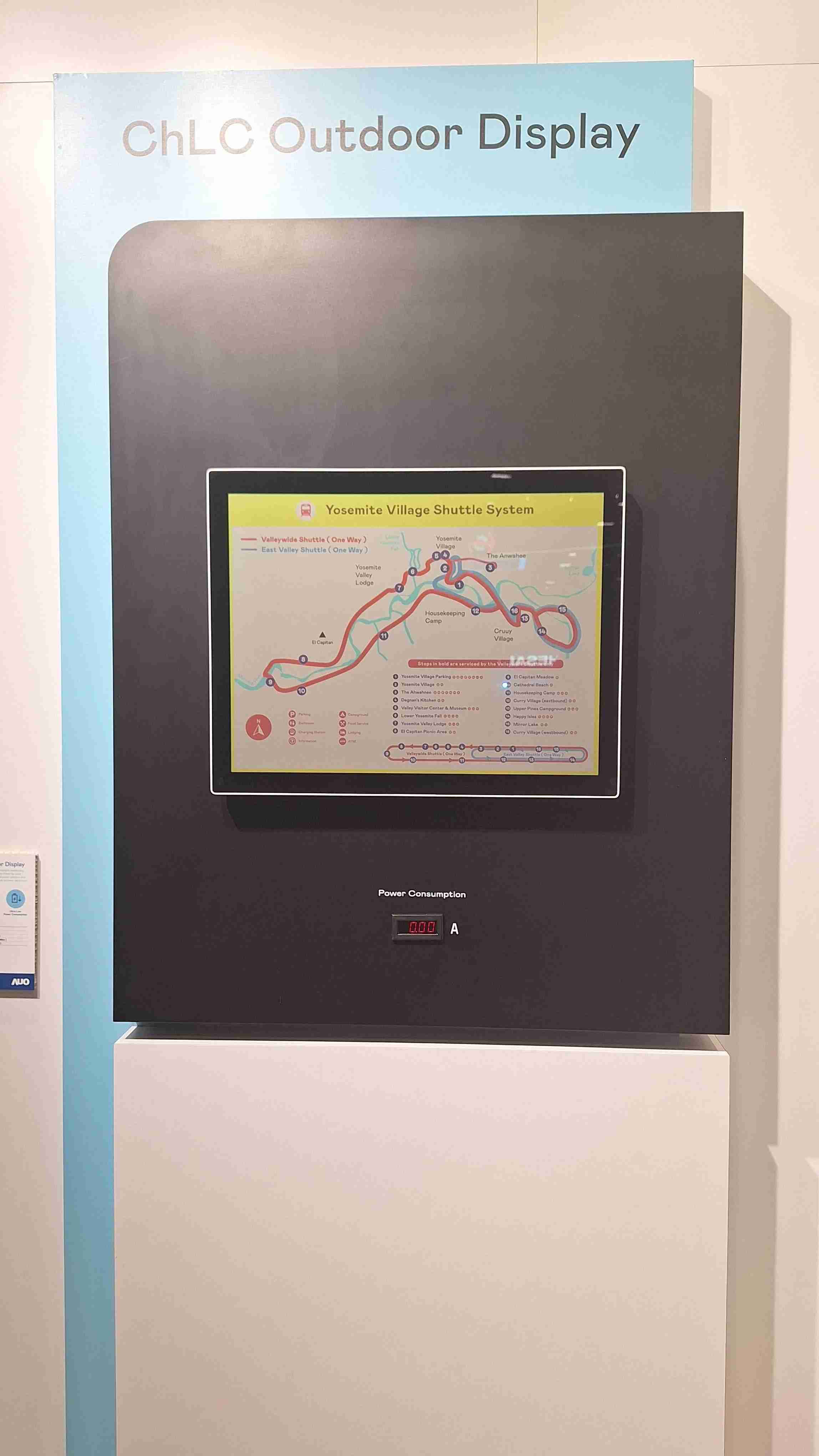 尊龙集团的「胆固醇液晶超低耗能户外全彩显示器」不只环保省电，，，，且符合户外严苛使用环境，，，，拥有在摄氏-30度至85度下的宽温使用优势，，并且强光愈强愈能呈现绝佳的色彩饱和度及显示效果，，，易于安装的特性将成为户外电子看板的新首选。。。